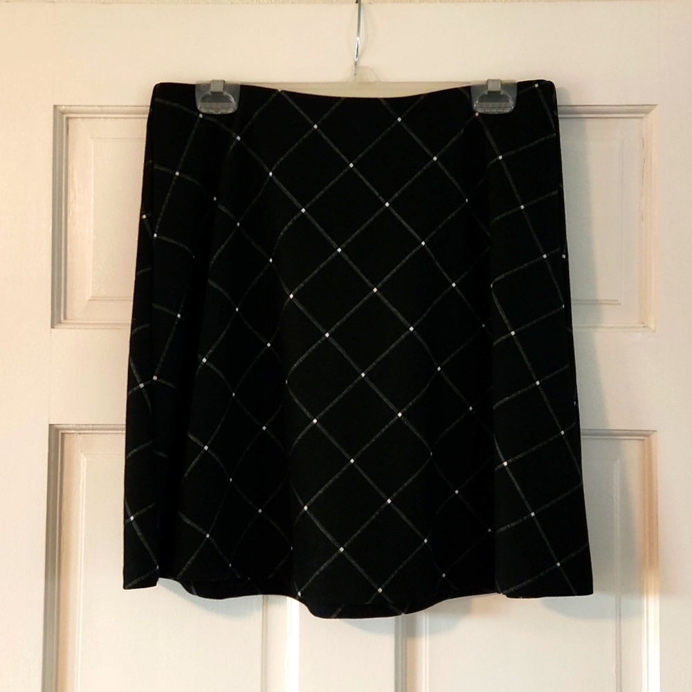 LOFT Black and White plaid skirt